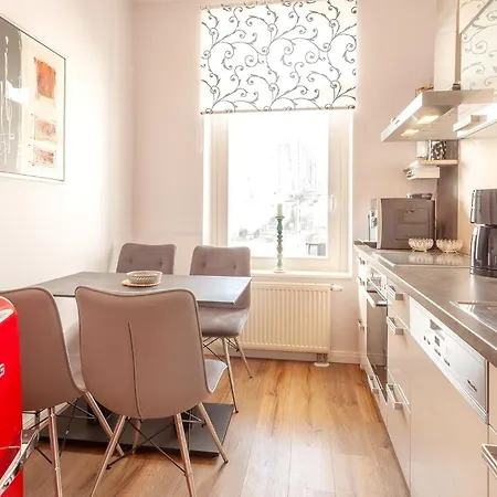 Ostseebad, Sellin, Ruegen, Odin Зеллин